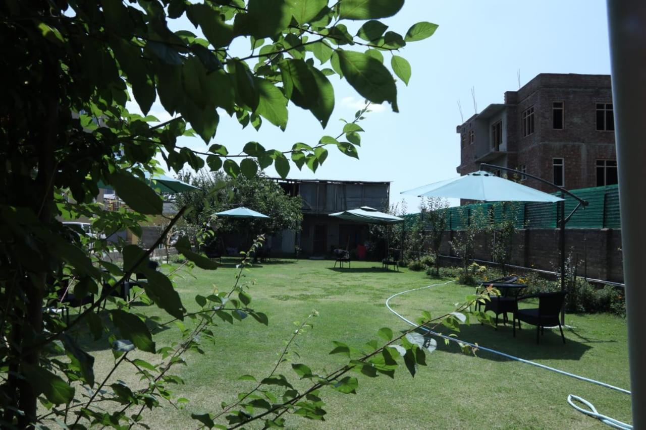 The Jamawar Hotel Srinagar  Exterior photo